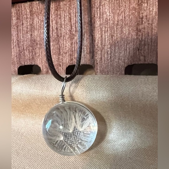 Beautiful Necklace 21” BN - Picture 3 of 3